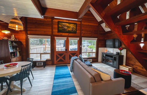 Long Beach Cabin | Cozy Cabin w/6 minute walk to the beach!