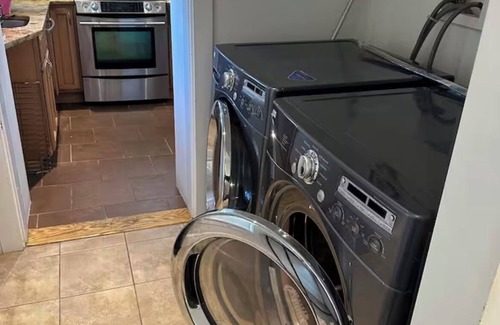 Salisbury House | Cozy Cape Cod in lovely Allentown with modern amenities