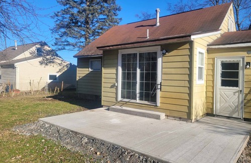 Lindbergh Lawns House | Cozy Cape convenient to Fairgrounds, Downtown,Hospitals,Amphitheater & much more