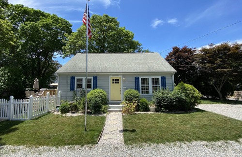 West Mystic House | Cozy Cape Escape - Walk to Downtown Mystic