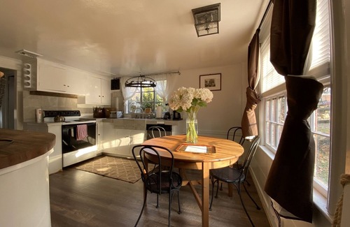 West Caldwell House | Cozy Carriage House on a Private Historic Estate- one of a kind American gem