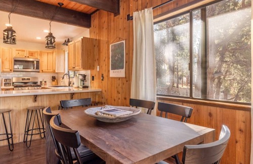 Whispering Forest Cabin | Cozy Chalet w/Hot Tub & Forest Views – Near Bear Mountain!