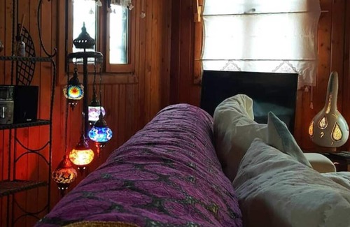 Duger Ski Chalet | Cozy chalet with jacuzzi perfect for couples
