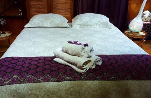 Duger Ski Chalet | Cozy chalet with jacuzzi perfect for couples