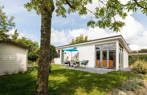 Aalst Ski Chalet | Cozy chalet with microwave in a wetland area