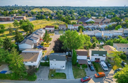 Bramalea Apartment | Cozy, charming, trendy chic studio apartment with bed and breakfast options
