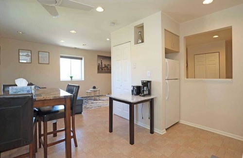 Arlington Heights Apartment | Cozy Chicago Suburban Apartment
