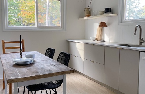 Norland Cottage | Cozy, Clean 3-bed-1-Bath Pet Friendly Cottage in The Kawarthas!