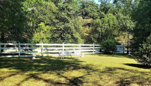 Hayes House | Cozy Colonial 1740 Cottage
