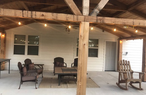 Natchitoches House | Cozy, comfortable home overlooking Cane River -15 min from downtown Natchitoches