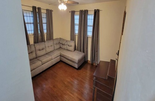 OST - South Union House | Cozy & Comfy 2 bed/1 bath Medical Center/TSU