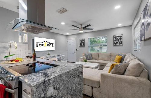 Sulphur Springs Apartment | Cozy & Completely Remodeled 2 Bedroom Apartment A