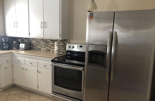 Alamitos Beach Condo | Cozy Condo in Downtown Long Beach, 2 min walk to the Beach,parking place+garage
