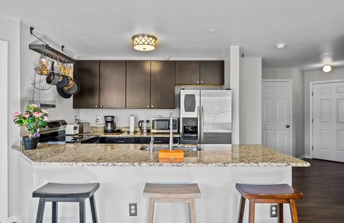 Parkside Condo | Cozy Condo in North Boulder - Rooftop Patio/Views - 30+ Day