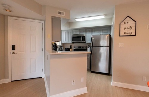 Ocean Side Village Condo | Cozy Condo with Ensuite Baths