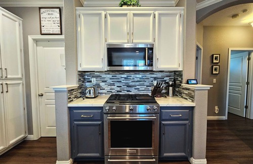 North Natomas House | Cozy & Convenient: A Clean Home Away from Home with Pool & Heated Spa