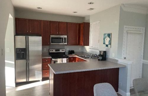 Cornelius House | Cozy Corner Townhome