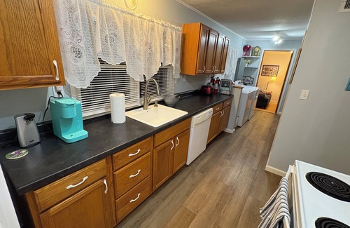 Bargersville House | Cozy Cottage - 14 Mi. S. of Indianapolis in the Greenwood/Bargersville Area