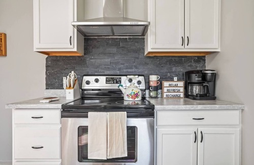 Boise Bench House | Cozy Cottage 6 Mins to DT Boise sleeps 5-6