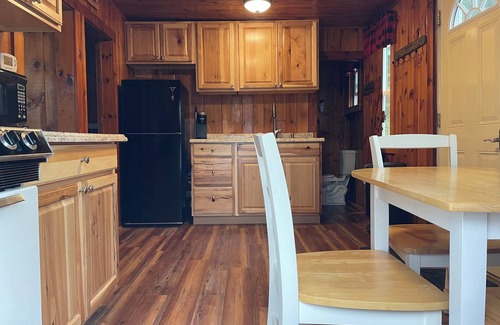 Alton House | Cozy cottage get-away at Lake Winnipesaukee with swim access off dock