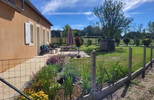 Monce-en-Belin Cottage | Cozy Cottage Near Le Mans: 3 BR, Full Kitchen, Close to 24H Circuit, Sleeps 6