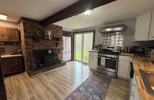 North East Cottage | Cozy Cottage on the North East River in Town!