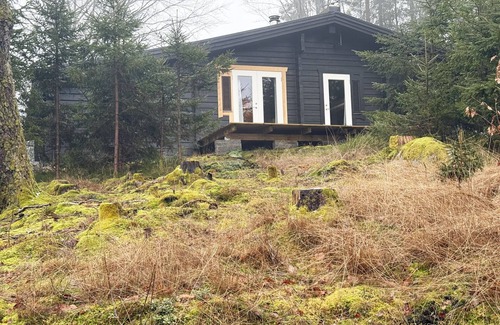 Knared House | Cozy cottage with proximity to fishing | SE02005