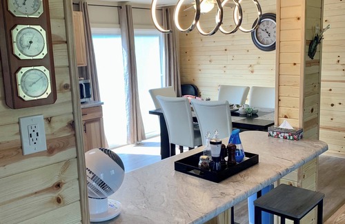 Thunder Bay House | Cozy Country Inn-country in the City. 3 bdm 2 bath home- renovated like new.n