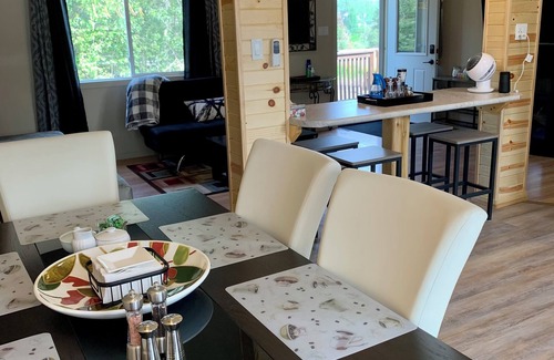 Thunder Bay House | Cozy Country Inn-country in the City. 3 bdm 2 bath home- renovated like new.n