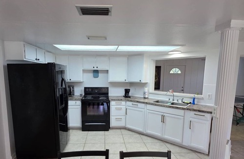 Dade City House | Cozy Countryside Retreat — 3 bedroom home with WiFi and AC in Dade City Florida