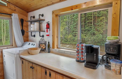 Silver Plume Cabin | Cozy Creekside Getaway!