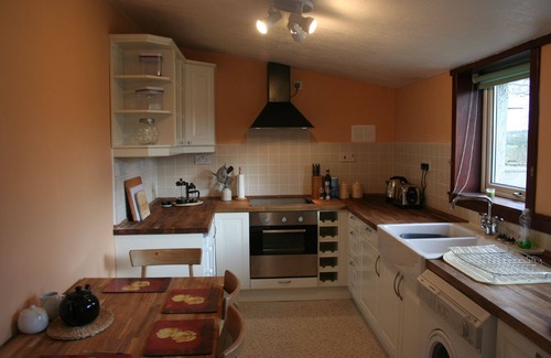 Letham Grange Cottage | Cozy, dog friendly cottage on the edge of Kinblethmont Estate near to golf and beaches