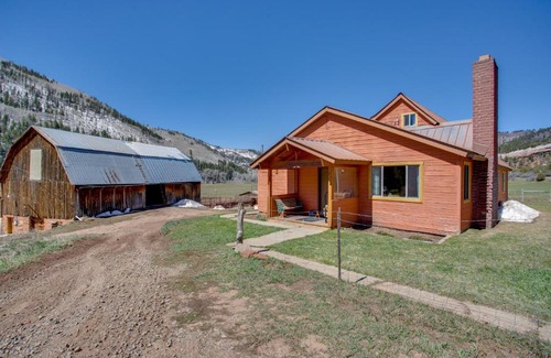 Dolores House | Cozy Dolores Getaway Hike, Fish and More!