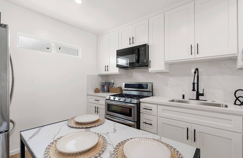 South Montebello Apartment | Cozy & Dreamy Getaway home !