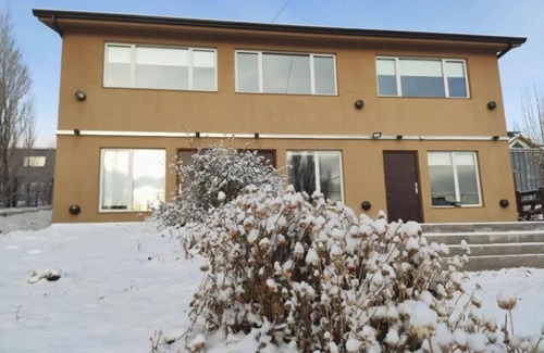 Macrozona Bahia Redonda y Primeros Faldeos Apartment | Cozy Duplex at Flamenco Bay: Steps from the Argentino Lake & Fully Equipped!