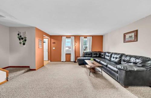 Cheektowaga Apartment | Cozy Duplex Near BUF International Airport