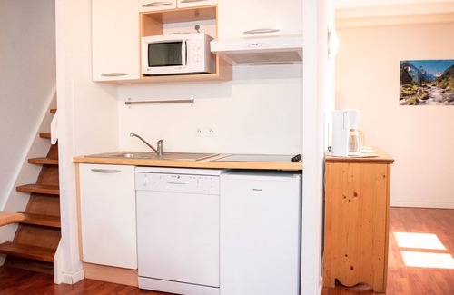 Vignec Apartment | Cozy Duplex with Balcony and Pool Access in Vignec, Sleeps 4