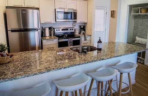 Beech Mountain Condo | Cozy Elk Hideaway - Walk to Ski Slopes!