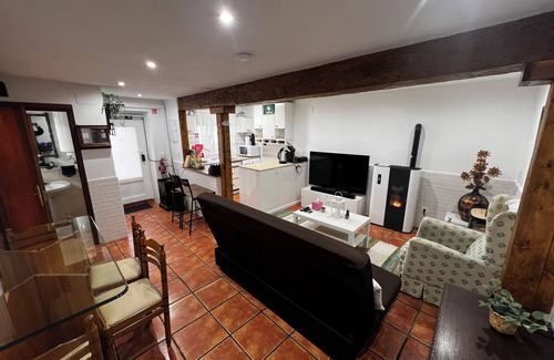 Barruelo de Santullan Apartment | Cozy Escape In Rural Village