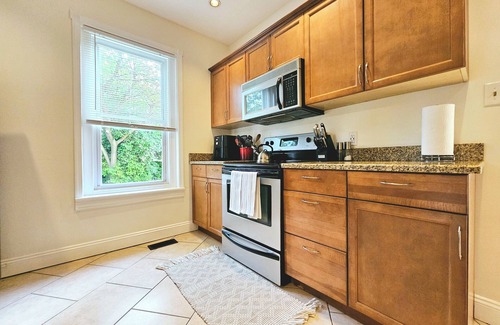 Butztown House | 🏡Cozy Escape, Firepit 🔥Games & Trail 2BR Family Stay – 15% Off Midweek!