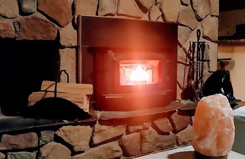 Trent Lakes House | Cozy Escape, Kawarthas Cottage With Sauna