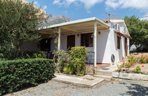 Gortyna House | Cozy family house by the sea