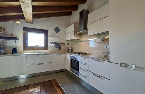 Caldiero Apartment | Cozy Family Retreat/5 pl/1h drive from Venice