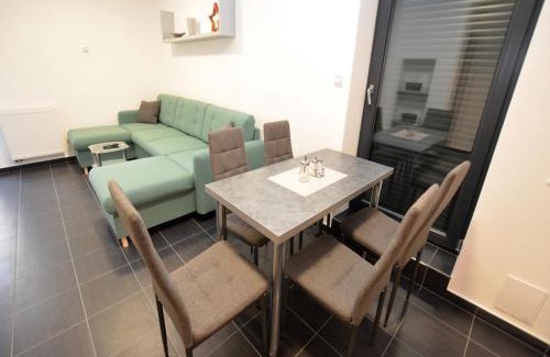 Zelezna Ruda House | Cozy Forest Adventure Stay