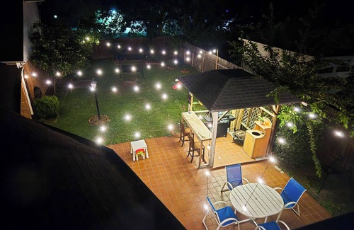 Klein Apartment | Cozy French Getaway! With full kitchen, workspace, treadmill and grill.nn