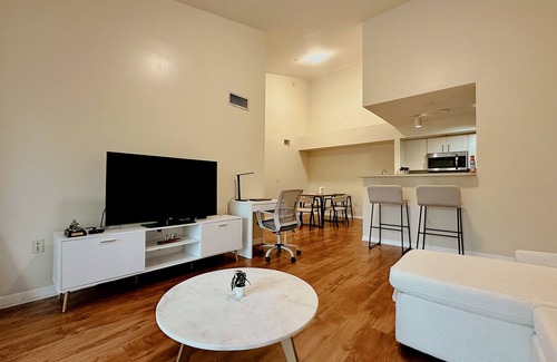 Pembroke Pines Apartment | Cozy Full 1B/1B Apt - A/C - Kitchen - Laundry - Parking for 1 car