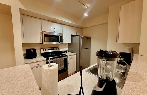 Pembroke Pines Apartment | Cozy Full 1B/1B Apt - A/C - Kitchen - Laundry - Parking for 1 car