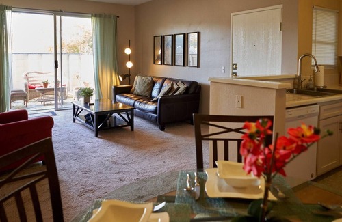 Santa Clarita Condo | Cozy gem in the heart of Santa Clarita.