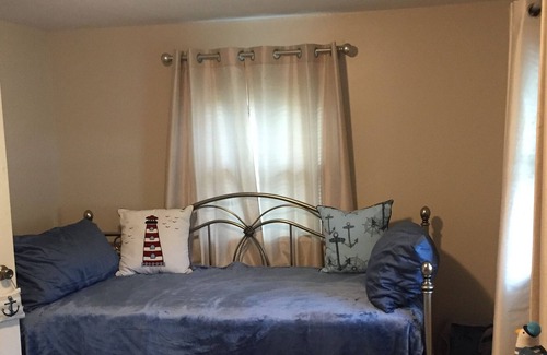 Lake Milton House | Cozy Getaway at Lake Milton Ohio