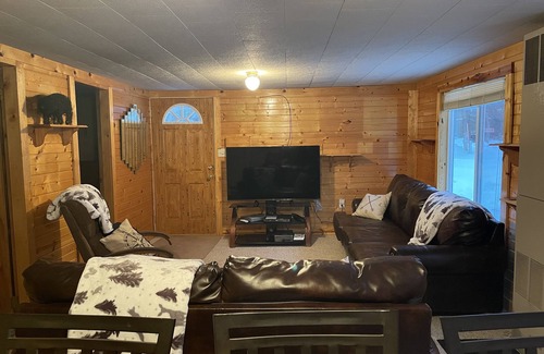 Crivitz Cabin | Cozy Getaway by Crooked Lake. Steps to the boat launch
